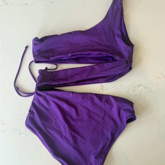 ZARA Asymmetric cut out swimsuit SMALL - Picture 3 of 4